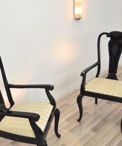 Art Deco Stühle, hochglanzschwarz, Stoff