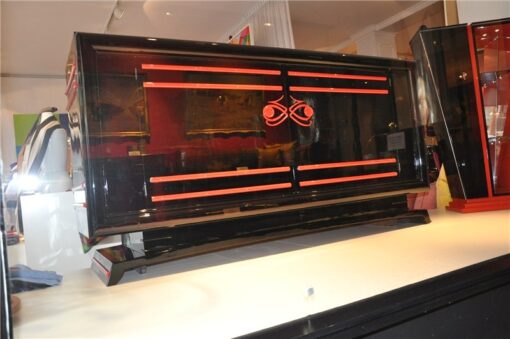 Art Deco Sideboard, tolle rote Verzierungen