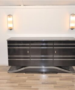 britisches Art Deco Sideboard, viel Stauraum, tolle Chromlinien, wundervoll geformter Fuß, sauberes Innenleben