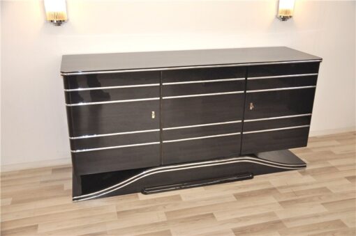 britisches Art Deco Sideboard, viel Stauraum, tolle Chromlinien, wundervoll geformter Fuß, sauberes Innenleben