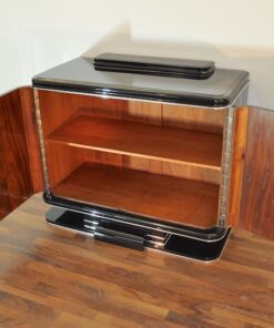 Art Deco Kommode, Hochglanz Lackierung , Franz. Fuss, Lacobellplatte, Flügeltüren aus Vollholz