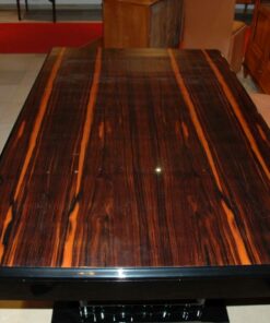 Hochglanzschwarzer Art Deco Tisch mit einer Palisanderholzplatte, schönes Palisanderholz, Frankreich 1930, hochwertiger Klavierlack