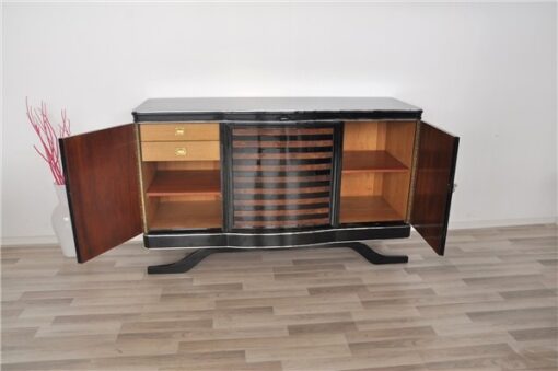 Art Deco Sideboard, gestreiftes Nußbaumfurnier, Klavierlack, wundervoller Fuß, Eyecatcher