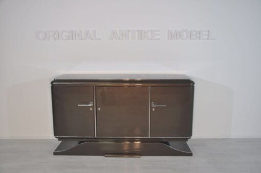 XXL Art Deco Sideboard, Metallic-Grau, geschwungener Fuß, feine Chromdetails, Mahagoni Innenleben, viel Stauraum, eyecatcher