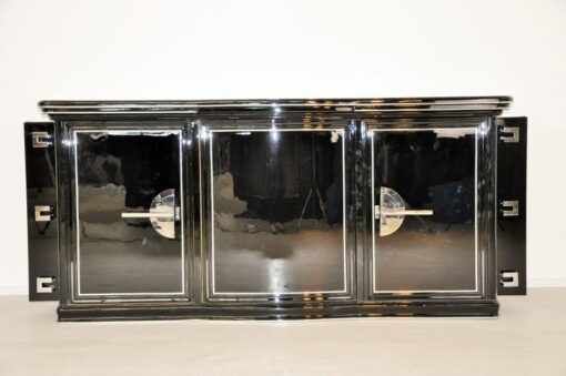 seltenes Art Deco Sideboard abwechslungsreiche Lackierung - Hochglanzschwarzer Klavierlack große Chromgriffe edeles und unverwechselbares Design