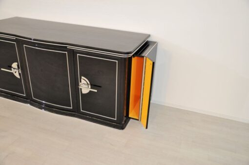 seltenes Art Deco Sideboard abwechslungsreiche Lackierung - Hochglanzschwarzer Klavierlack große Chromgriffe edeles und unverwechselbares Design