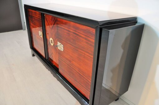 art_deco_sideboard_mit_makassarfurnier_und_messingornamenten_3