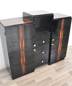 Art Deco, Kommode, Sideboard, Buffet, Walnuss, Details, Hochglanz, Schwarz, Chromgriffe, eckiges Design, Wohnzimmer, Stauraum