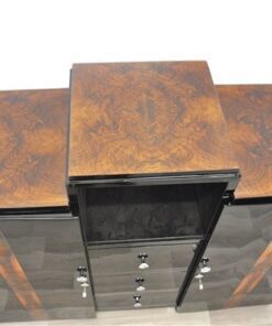 Art Deco, Kommode, Sideboard, Buffet, Walnuss, Details, Hochglanz, Schwarz, Chromgriffe, eckiges Design, Wohnzimmer, Stauraum