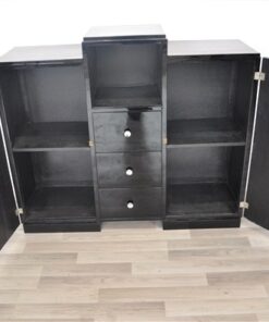 Art Deco, Kommode, Sideboard, Buffet, Walnuss, Details, Hochglanz, Schwarz, Chromgriffe, eckiges Design, Wohnzimmer, Stauraum