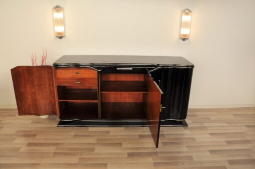 Art Deco, Sideboard, Design, Aera, Hochglanzschwarz, Chromlinien, wundervolle Fprm, Wohnzimmer, handpoliert, einzigartig, restauriert