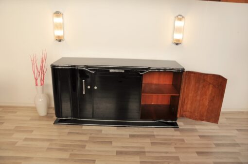 Art Deco, Sideboard, Design, Aera, Hochglanzschwarz, Chromlinien, wundervolle Fprm, Wohnzimmer, handpoliert, einzigartig, restauriert