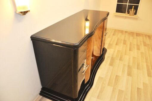 Art Deco, Design, Sideboard, geschwungen, serpentinen tueren, Aera, Buffet, Credenza, Klavierlack, Walnussholz, Wohnzimmer, Moebel