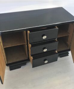 Kleine Art Deco Kommode in Hochglanz-Schwarz 1930er, Eleganter Staumraum, Design Möbel, Art Deco Möbel, Luxus Möbel, Innendesign, Chromelemente