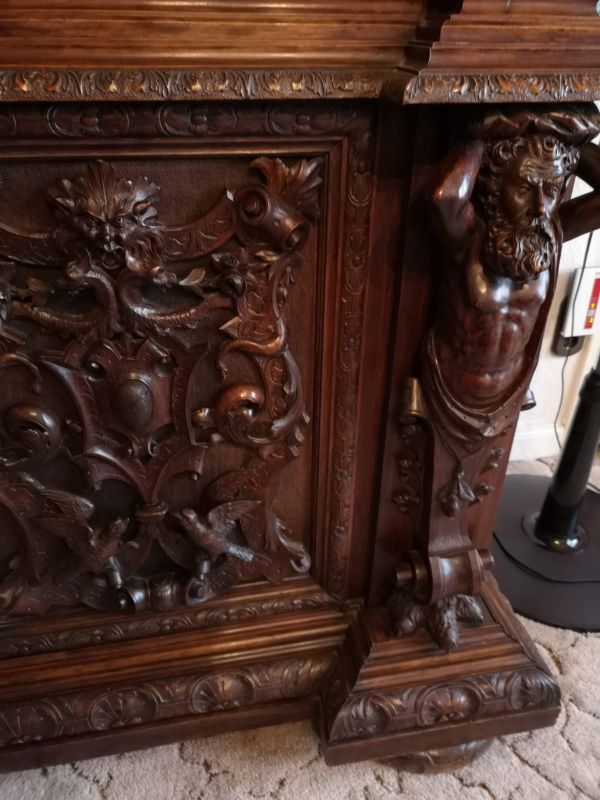 Renaissance Schrank aus dem 18. Jahrhundert - Original Antike Möbel