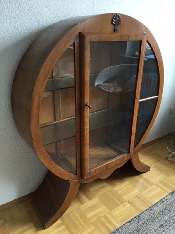 Runde Art Deco Vitrine aus Nussbaumholz - Original Antike Möbel