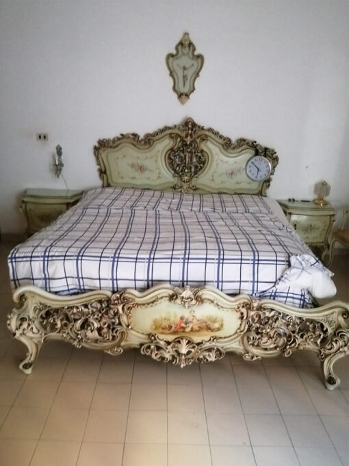 Bed, 2 Nightstand, Baroque-Style