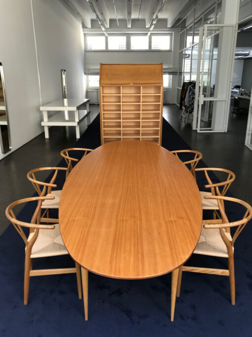 Oval Designer Table "Italia", Modern, Office Furniture