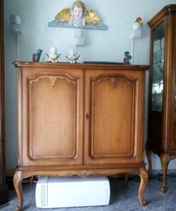 TV - Schrank Bergisch Barock ( Nußbaum - Antik )