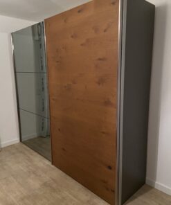 Schwebetürenschrank mit Spiegel & Wildeiche