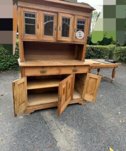 Wohnzimmerschrank
