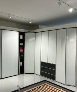 Kleiderschrank NEU