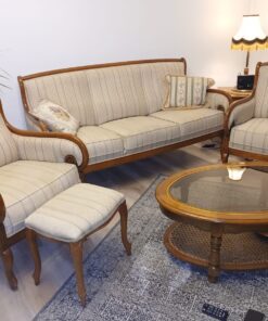 Couch mit 2 Sessel und einem Hocker