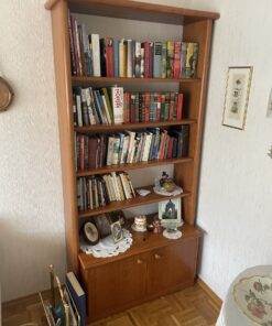 Bücherregal
