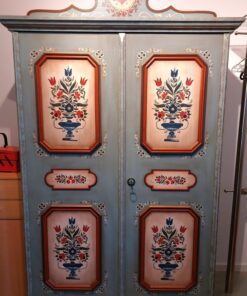 Voglauer Bauernschrank handarbeit
